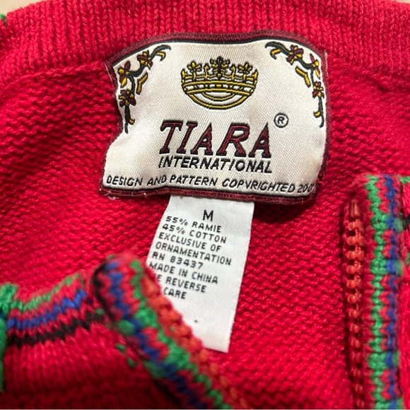 Tierra International Christmas Sweater - Picture 7 of 8